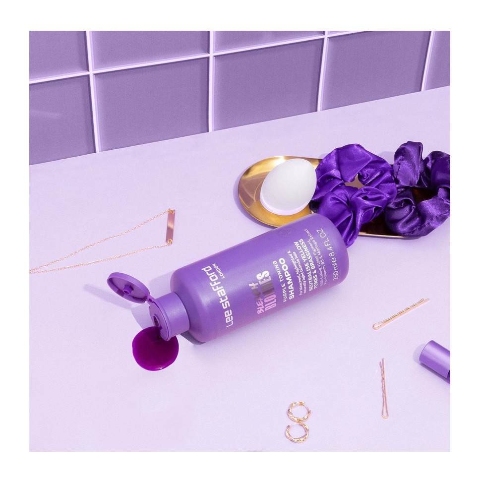 Тонуючий фіолетовий кондиціонер для освітленого волосся Lee Stafford Bleach Blondes Purple Toning Conditioner