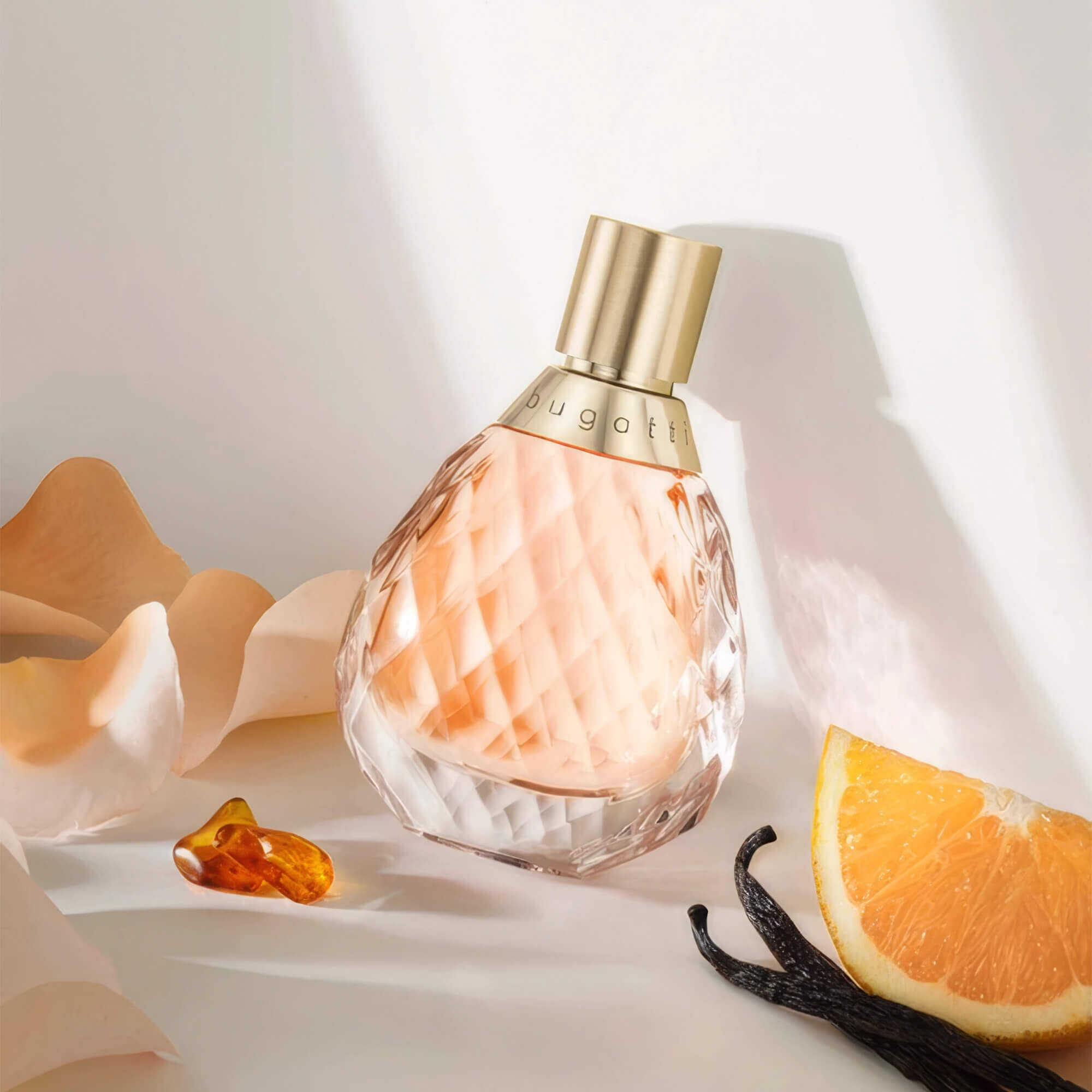 Парфюмерная вода для женщин Bugatti Felicita Apricot