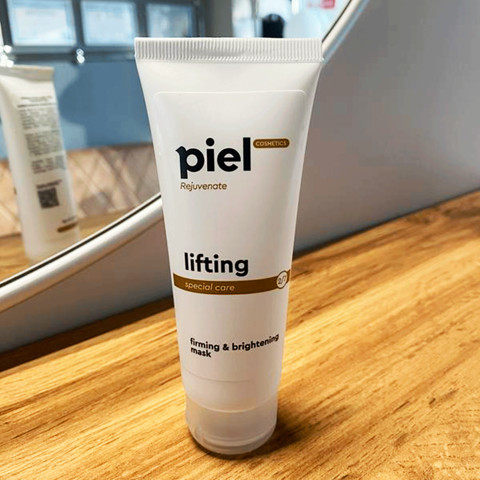 Маска с эффектом лифтинга и отбеливания Piel Cosmetics Lifting Mask