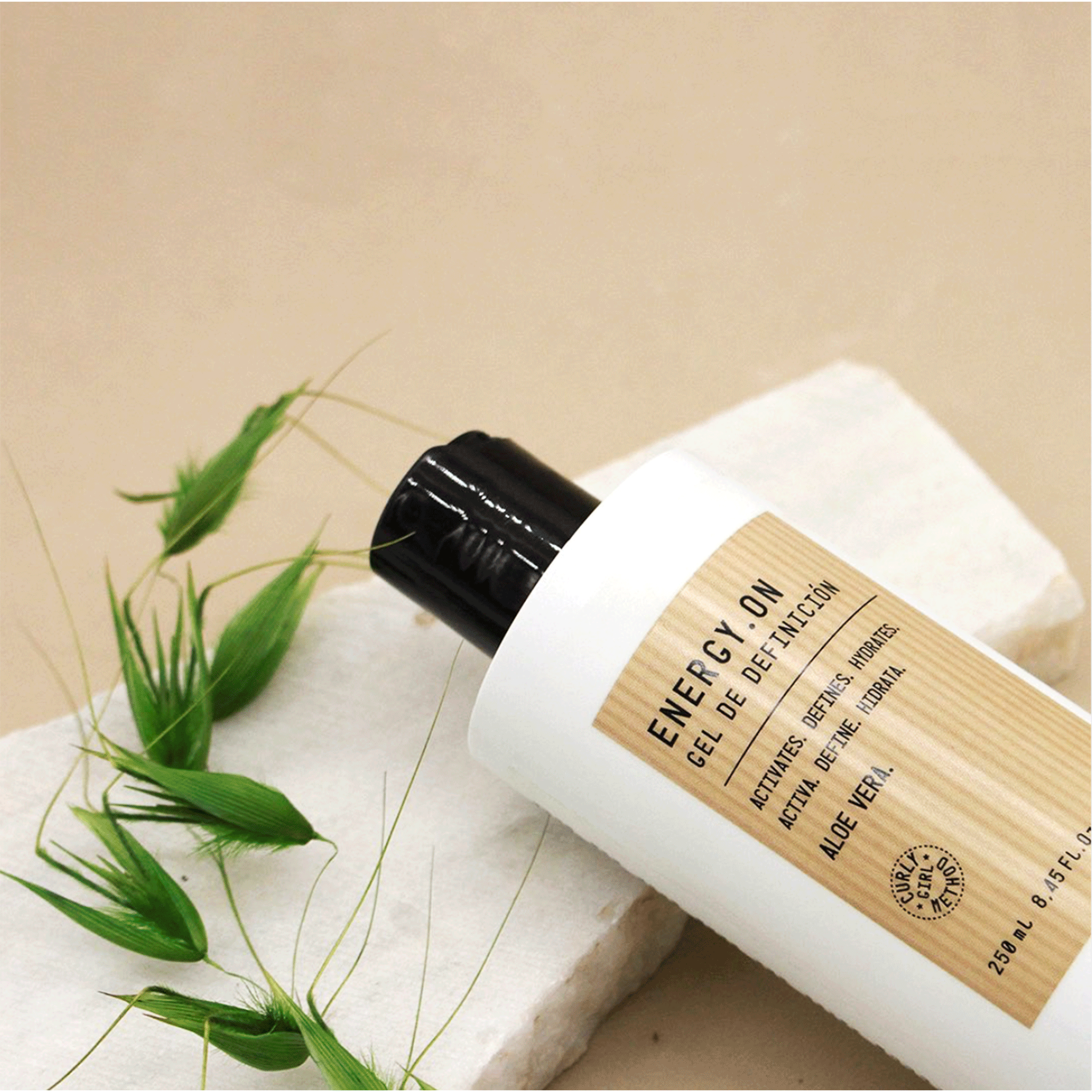 Гель для укладки волос средней фиксации Greensoho Energy.On Gel Definicion