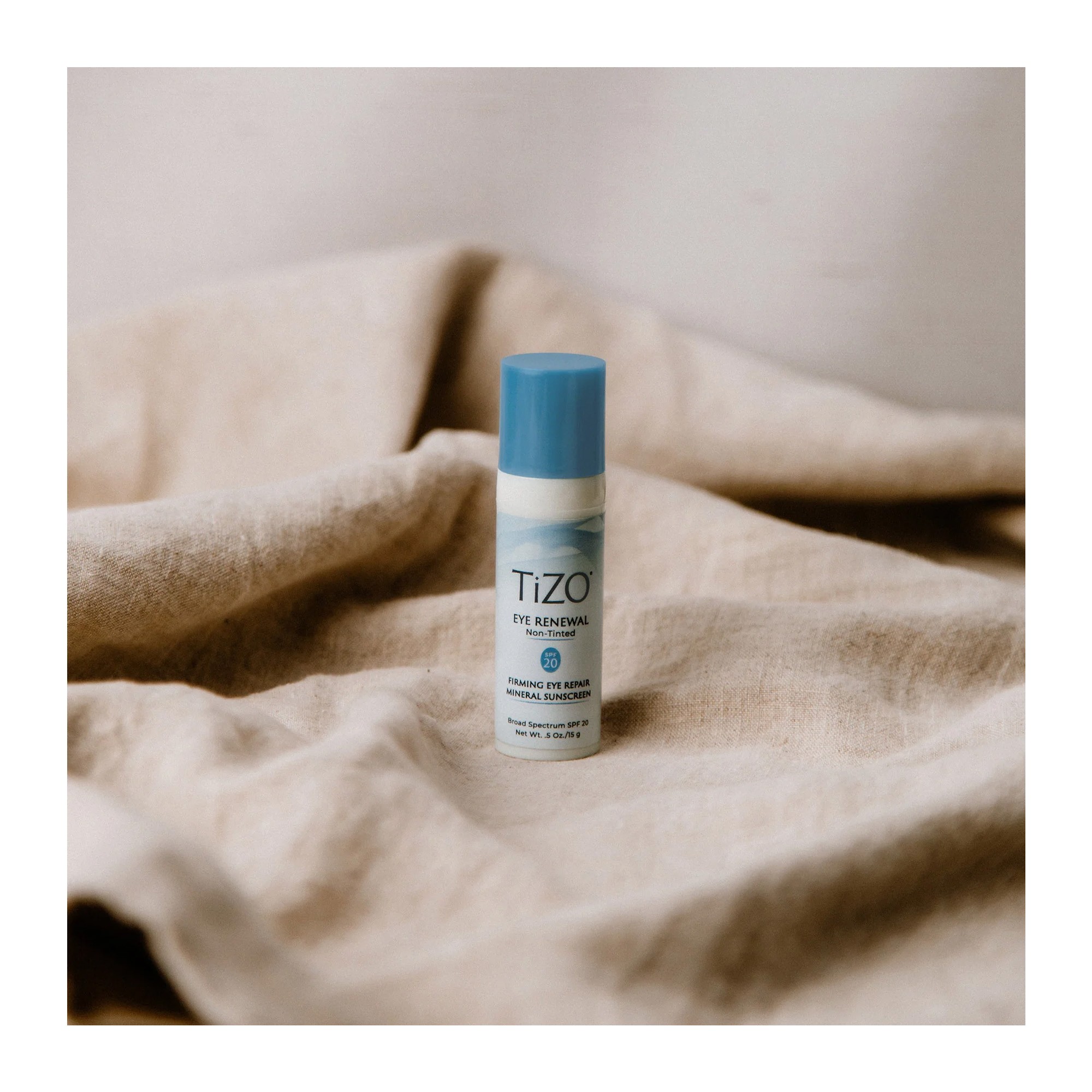 Крем для ухода за кожей вокруг глаз без оттенка Tizo Eye Renewal Sunscreen SPF 20