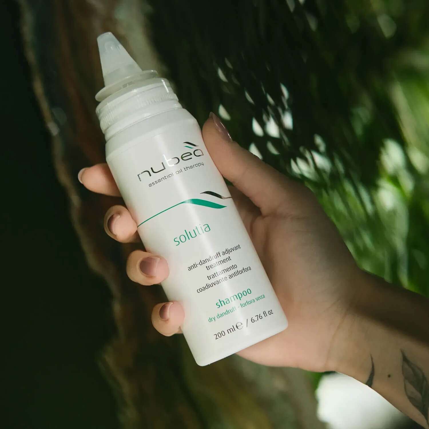 Шампунь для волос против сухой перхоти Nubea Solutia Shampoo Dry Dandruff