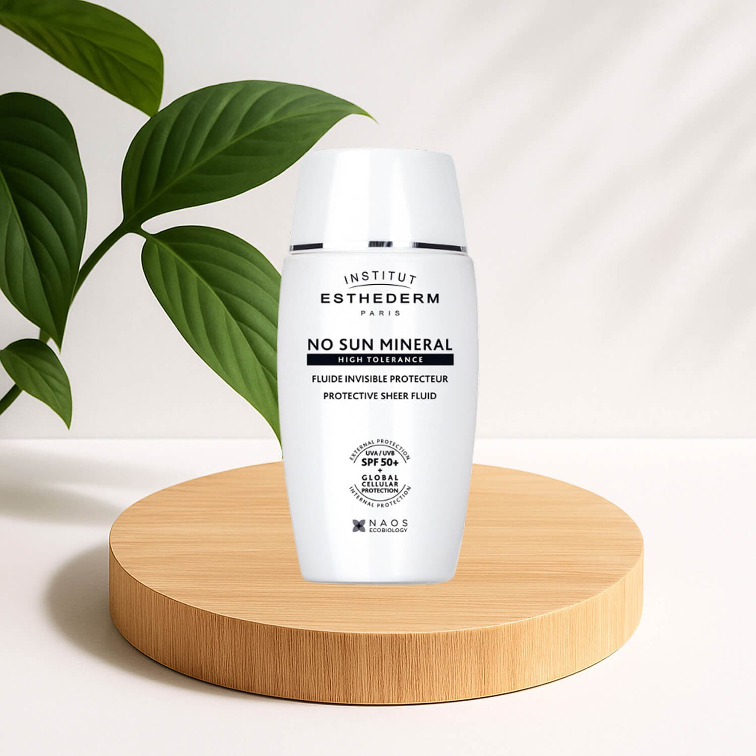 Ультралегкий флюїд для обличчя з тоном  Institut Esthederm No Sun Mineral Fluid