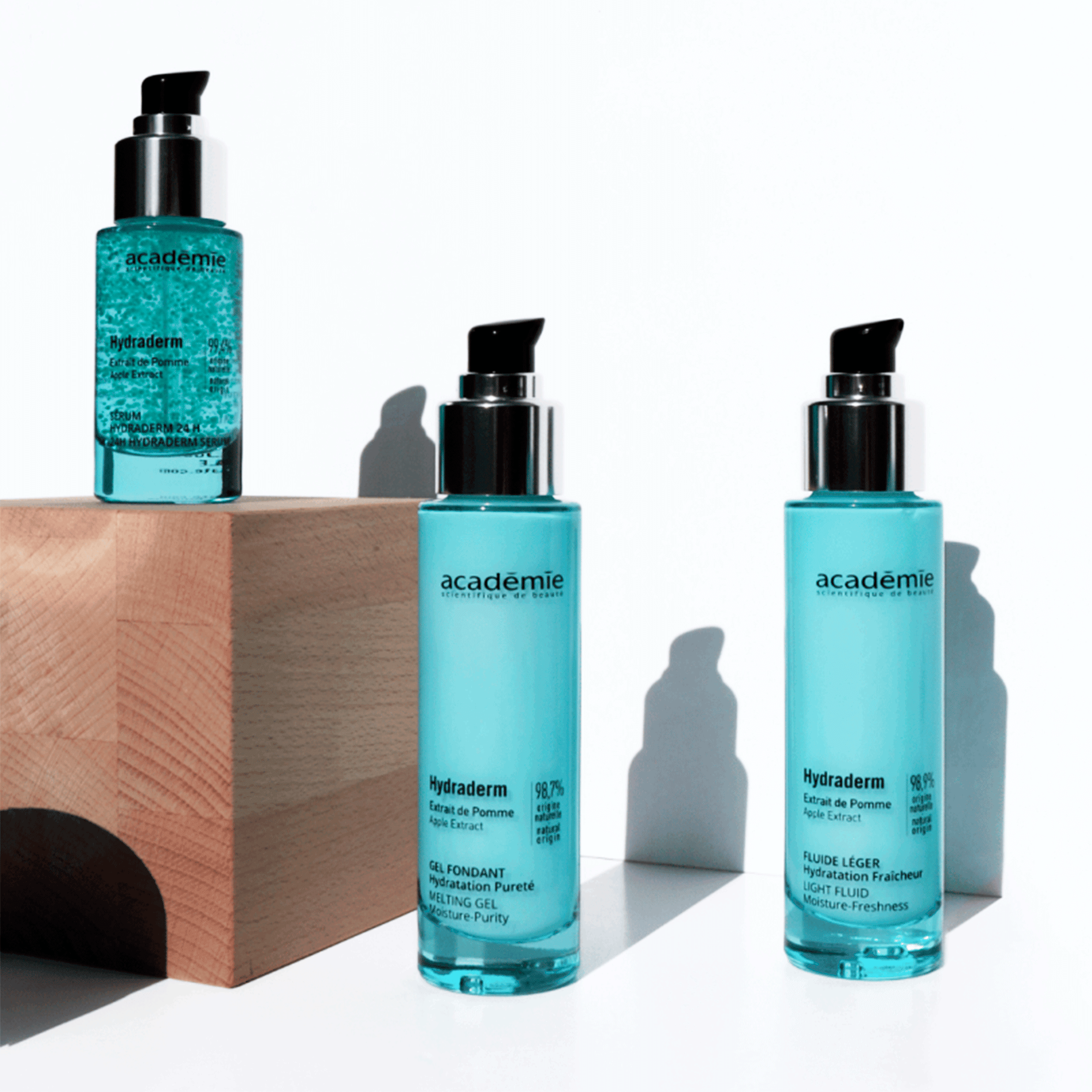 Легкий зволожувальний флюїд з екстрактом яблука Academie Hydraderm Light Fluid