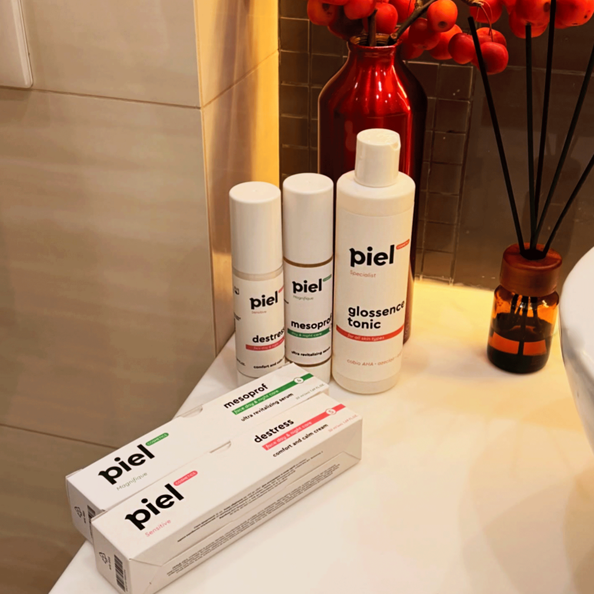 Тоник с AHA и азелаиновой кислотами Piel Cosmetics Glossence Tonic