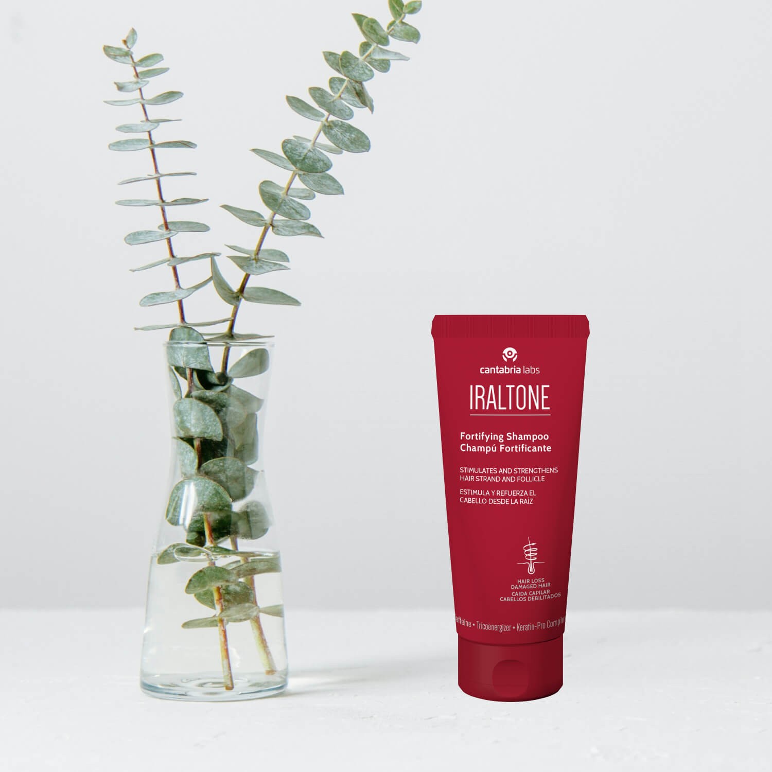 Шампунь від випадіння та для пошкодженого волосся Cantabria Labs Iraltone Fortifying Shampoo
