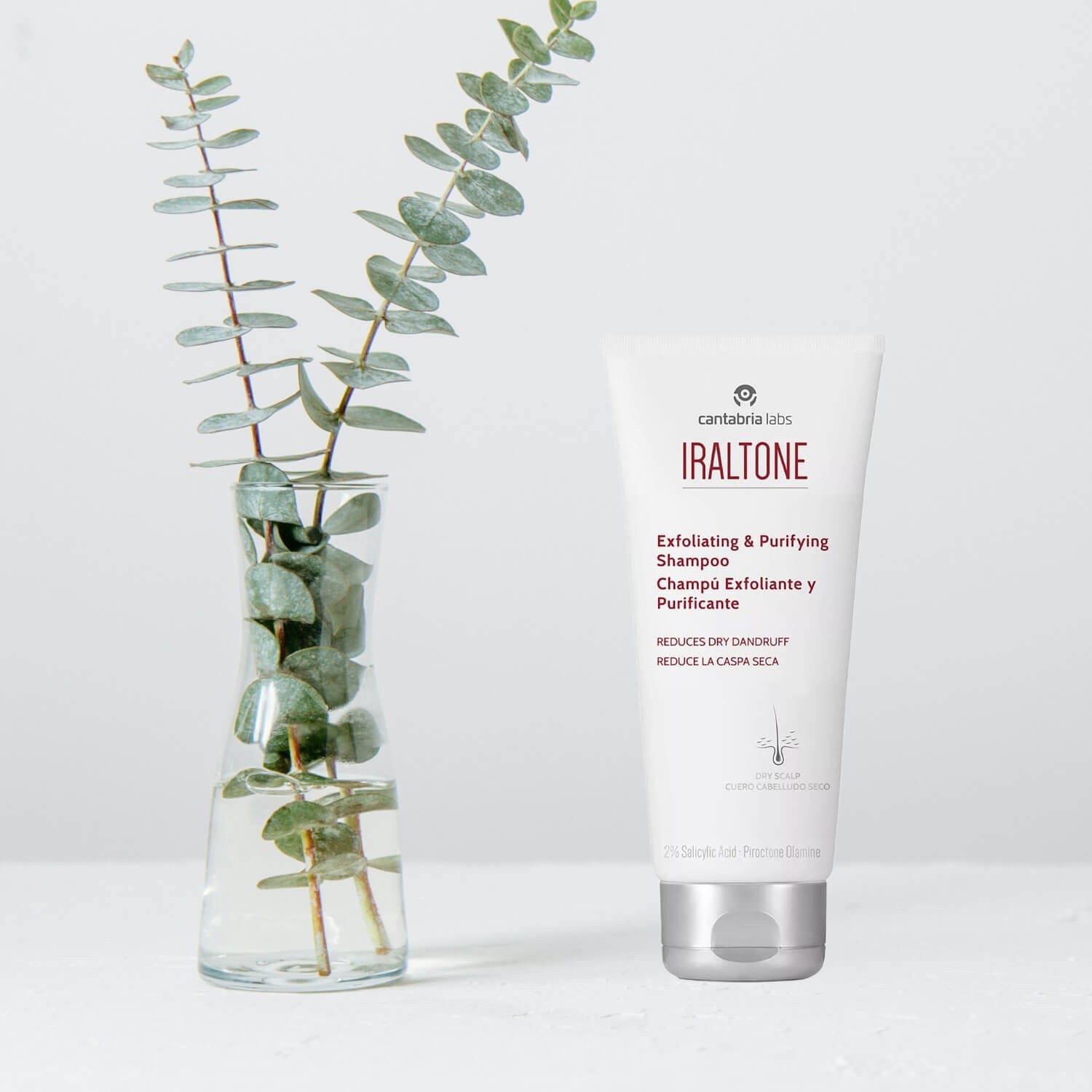 Отшелушивающий и очищающий шампунь Cantabria Labs Iraltone Exfoliating & Purifying Shampoo