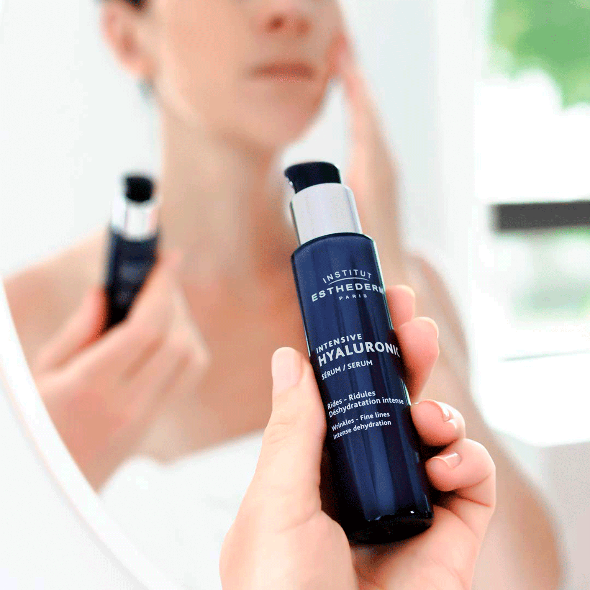 Сироватка на основі гіалуронової кислоти Institut Esthederm Intensive Hyaluronic Serum