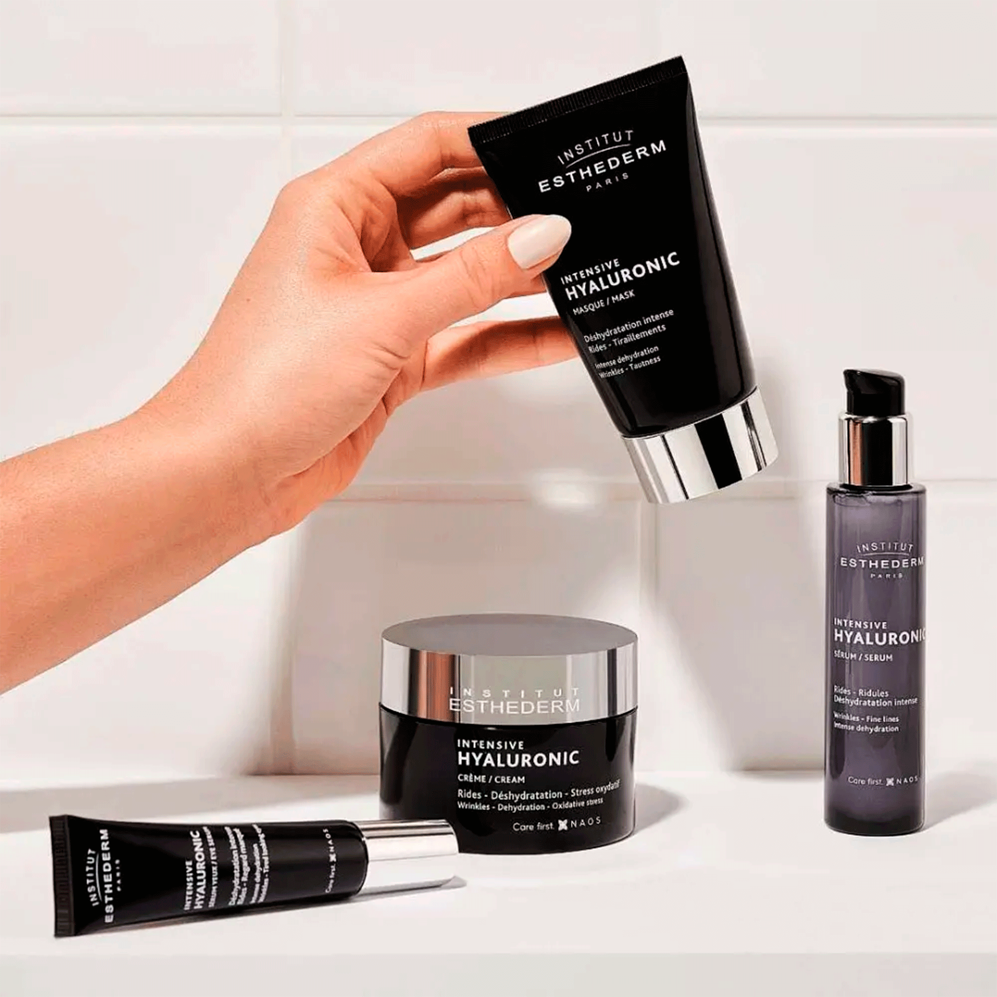 Сироватка на основі гіалуронової кислоти Institut Esthederm Intensive Hyaluronic Serum